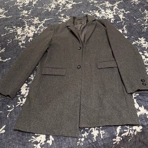 Man’s overcoat in gray